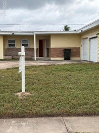 Building Photo - 2537 Coral Way W