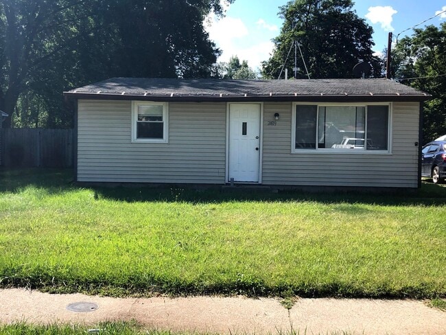 Primary Photo - 2409 Greenbelt Dr