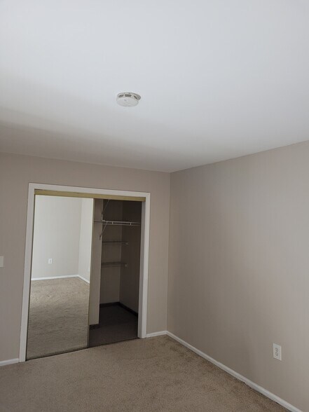 Building Photo - 335 Glendale Ave