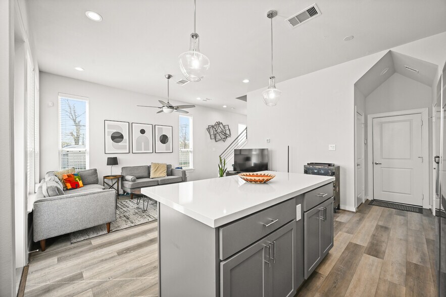 Building Photo - 4002 Elser St