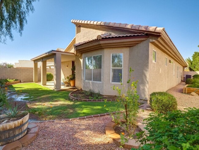 Building Photo - 3 bd 2 bth 2120 sq ft in stonehaven in sco...