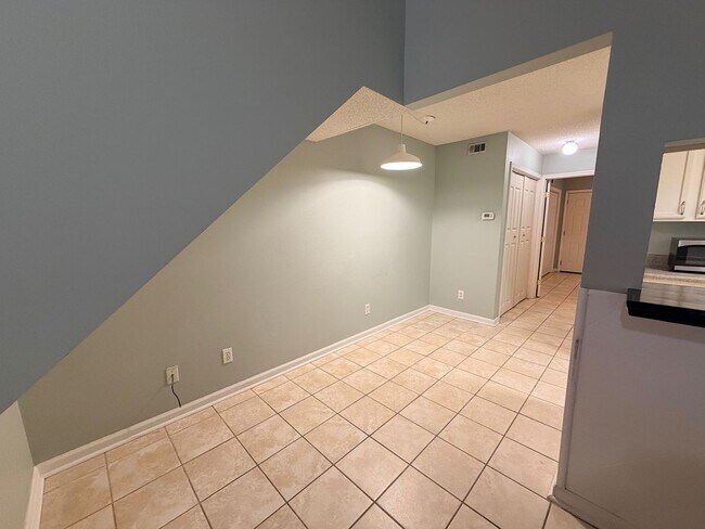 Building Photo - Live Close to It All Near the Colleges & San Luis Mission Park!