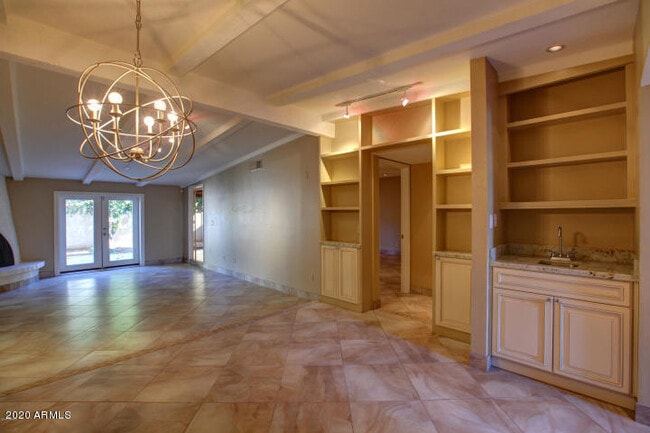 Building Photo - 5669 N 78th Way