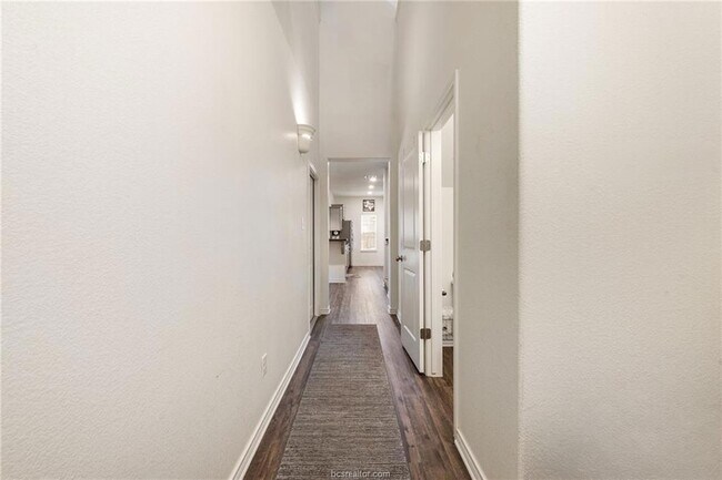 Building Photo - 403 Kate Ln