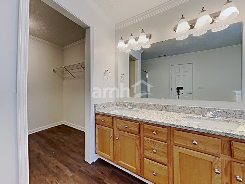 Building Photo - 6581 Daisy Hill Ct