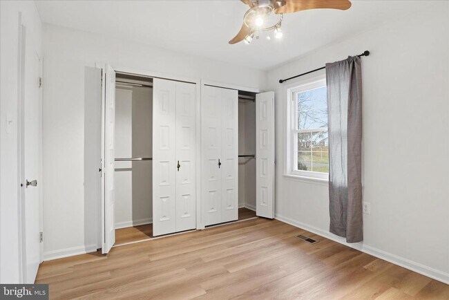 Building Photo - 14017 Broomall Ln