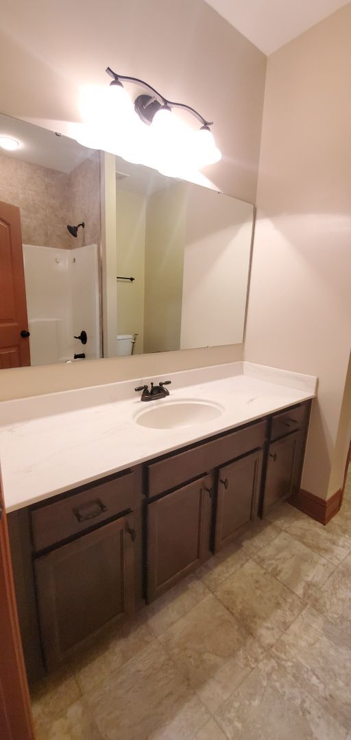 Building Photo - Spectacular!