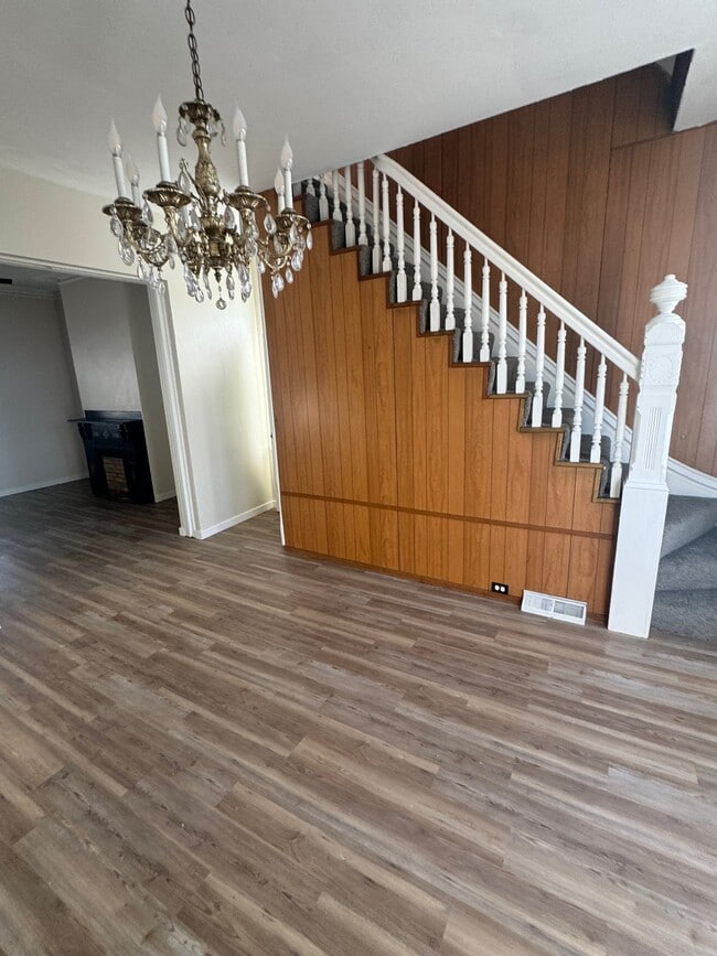 Building Photo - 1932 Beech St