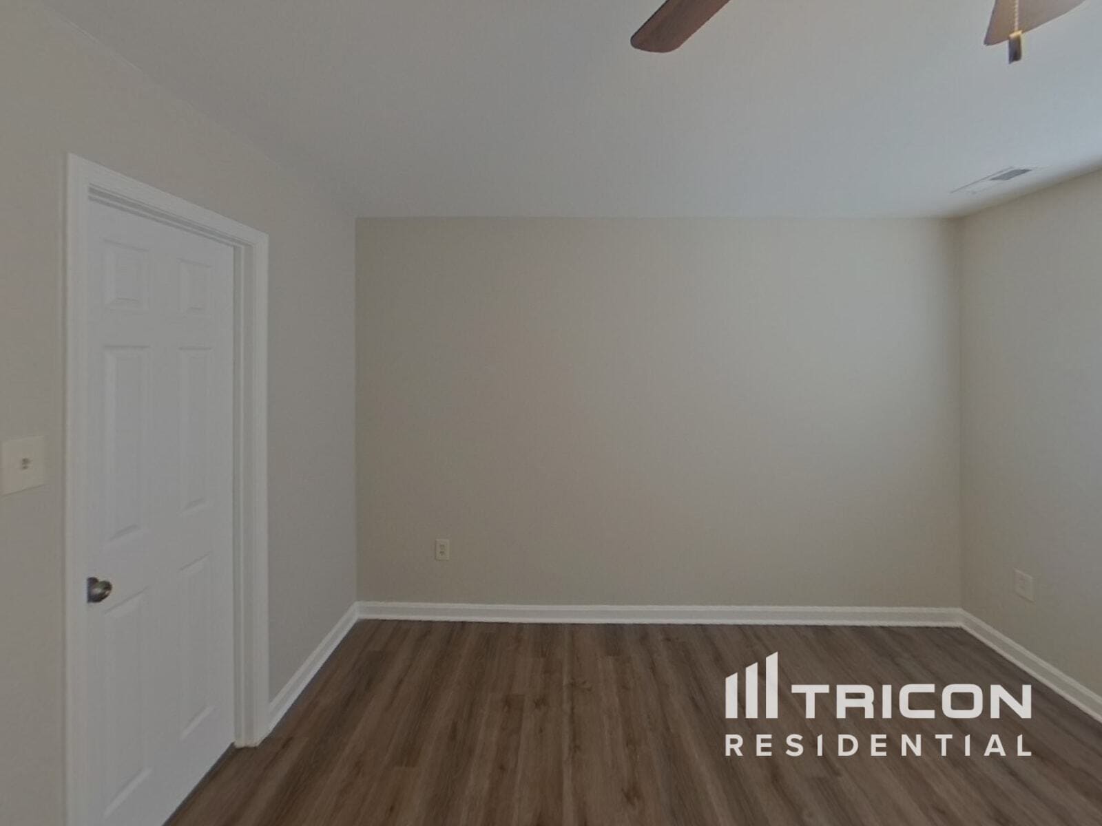 Building Photo - 9861 Greenbriar Way