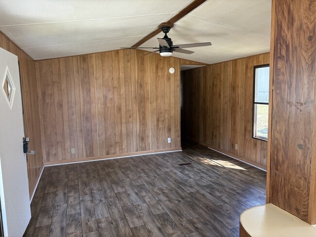 Building Photo - 2106 Cliffwood Rd