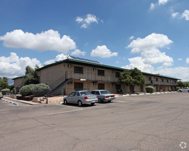 Primary Photo - Kachina Court Apartments