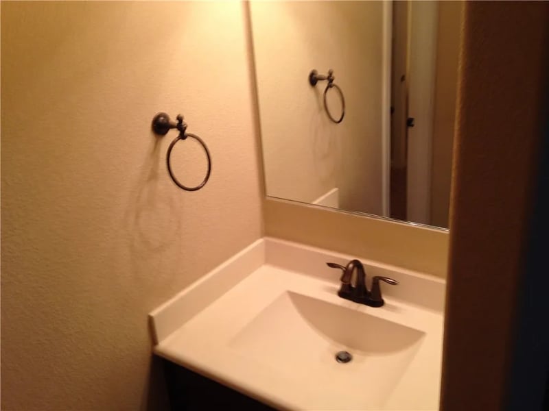 Building Photo - 1921 Autumn Run Ln