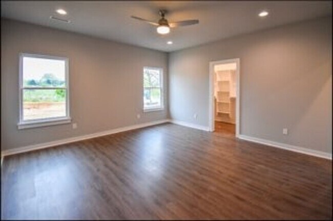 Building Photo - 456 N Otoe St