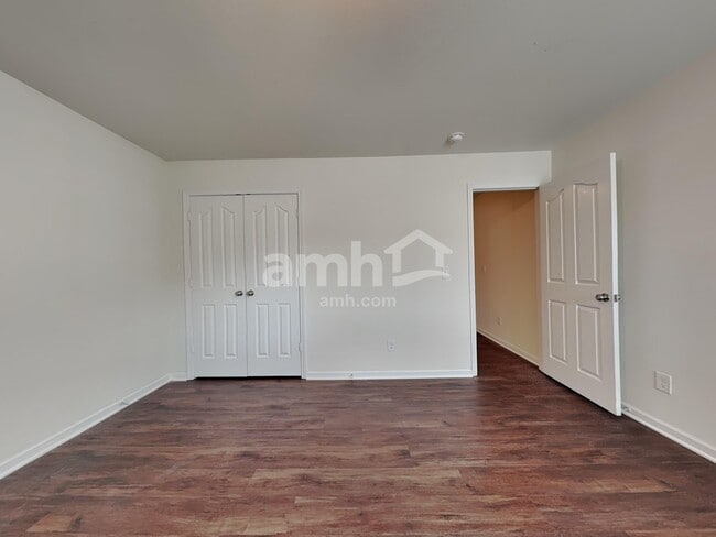 Building Photo - 4984 Mount Hope Dr