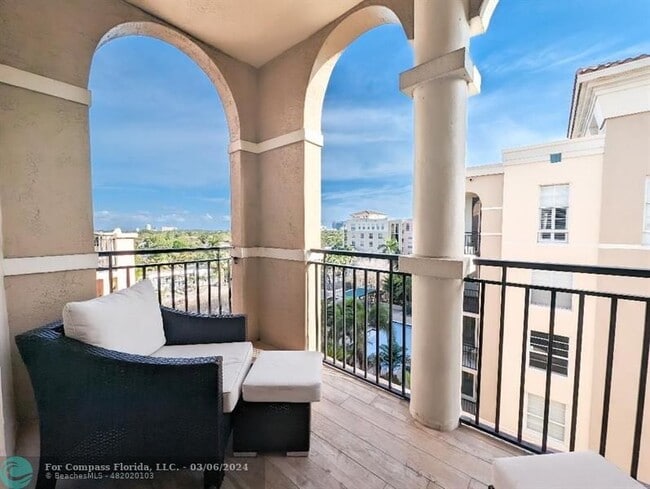 Building Photo - 520 SE 5th Ave