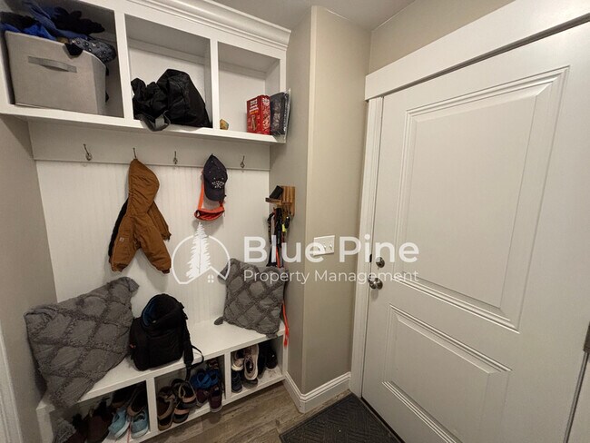 Building Photo - 5506 Eaglewood Dr