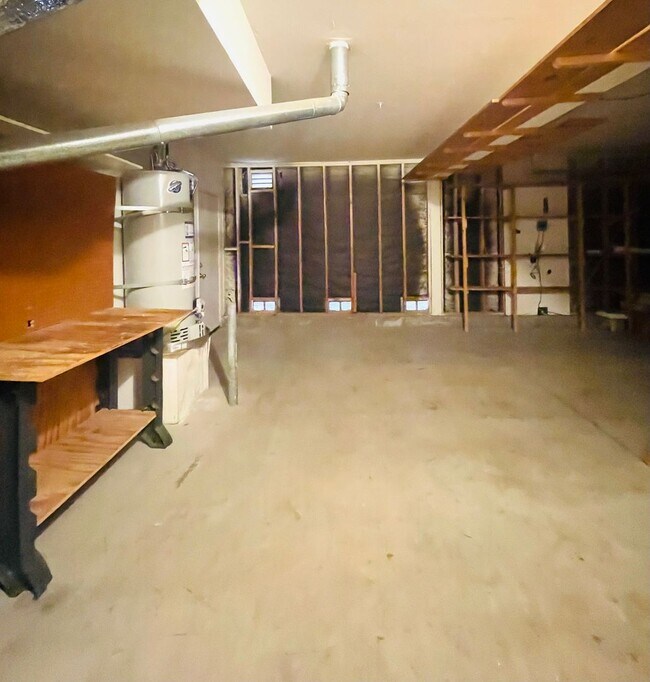 Building Photo - Heart of Ventura Living: Elegant Two-Story 4-Bedroom, 3-Bathroom Home