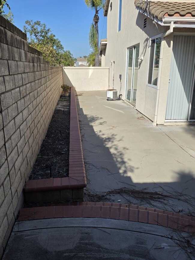 Building Photo - 10754 Westonhill Dr