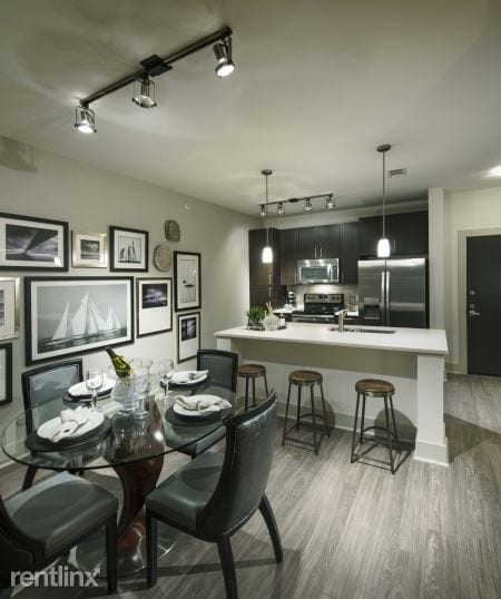 Building Photo - 8250 Meadow Rd