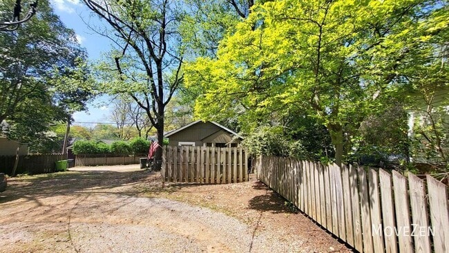 Building Photo - 512.5 S Boylan Ave