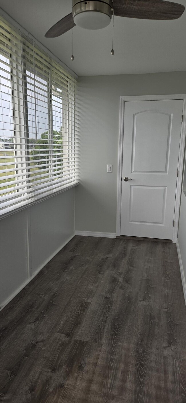 Building Photo - 192 Normandy Ln