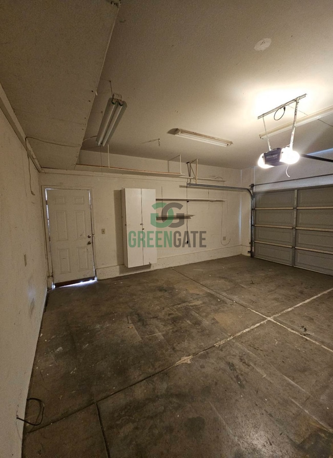 Building Photo - NOW AVAILABLE! Make this spacious 3 bedroo...