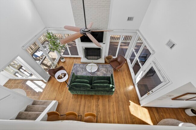 Building Photo - 1002 Cupp Ln