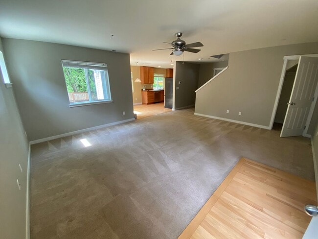 Building Photo - DuPont home with greenspace views, fenced ...