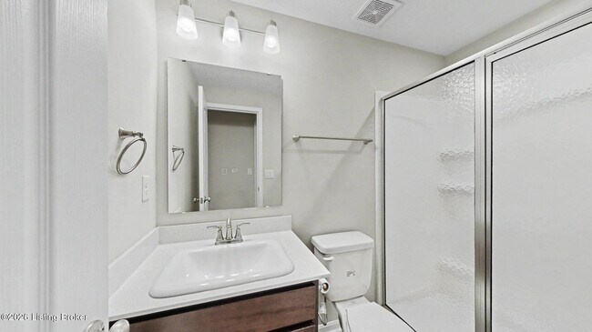 Building Photo - 15802 Stonehouse Ct