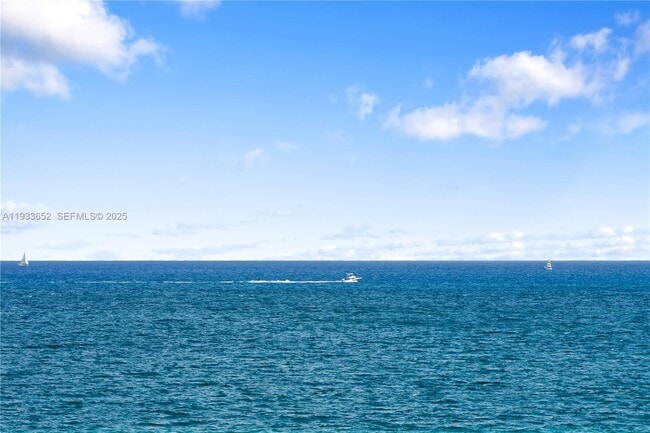 Building Photo - 2751 S Ocean Dr