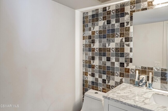 Building Photo - 4833 Dunman Ave