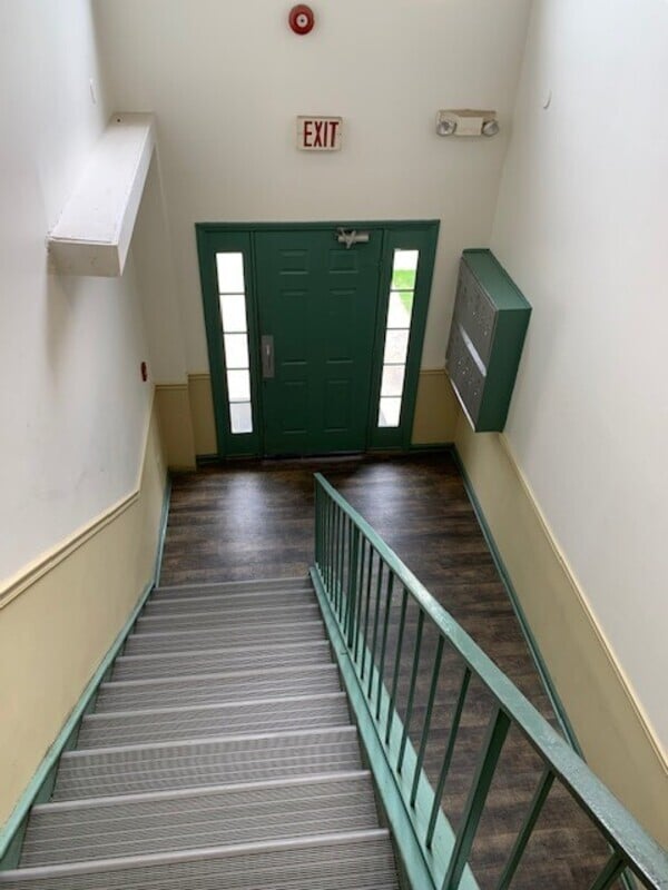 Building Photo - 1614 Arlyn Cir