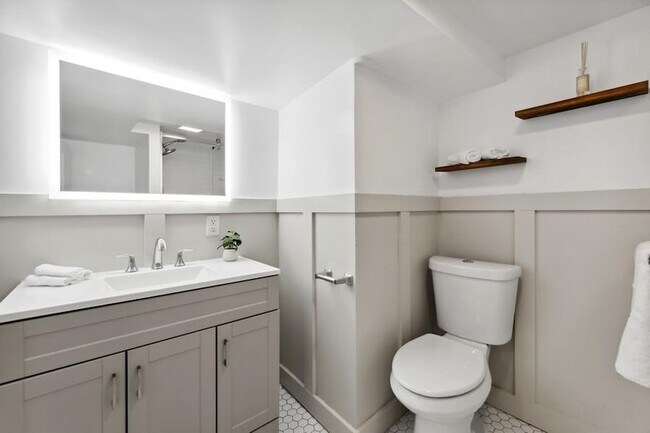 Building Photo - 114 Carlton Ave