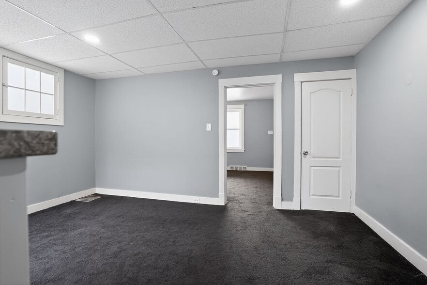 Building Photo - 217 Reifert St