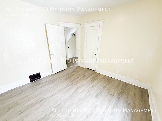 Building Photo - 1161 LaCroix Ave.-