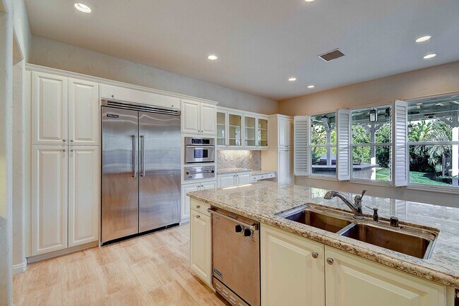 Building Photo - 4132 Prado De Las Cabras