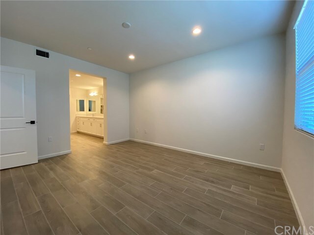 Building Photo - 220 Buena Vida Dr