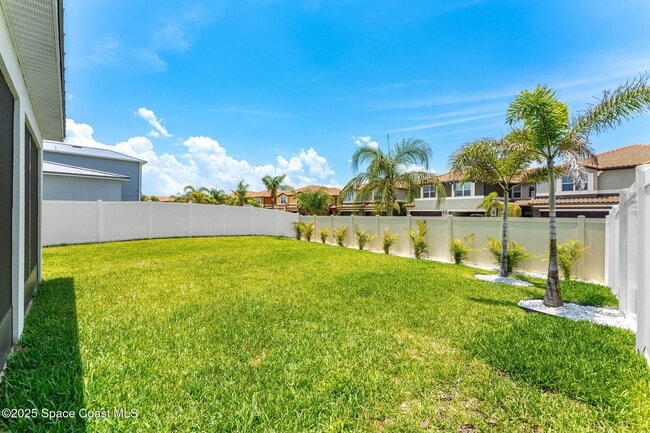 Building Photo - 786 Clearwater Ave