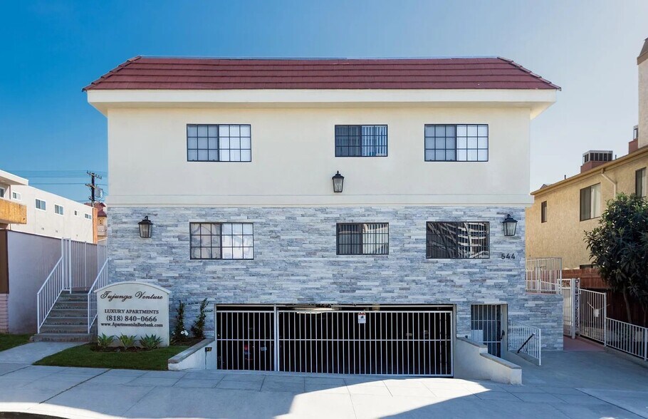 Building Photo - 544 E Tujunga Ave