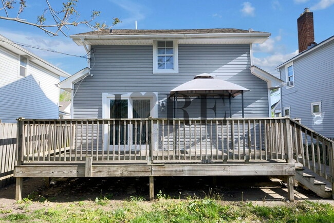 Building Photo - 1555 Myrtle Ave