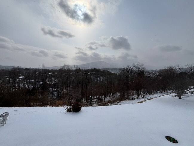 Building Photo - 3776 Kenwick Trail