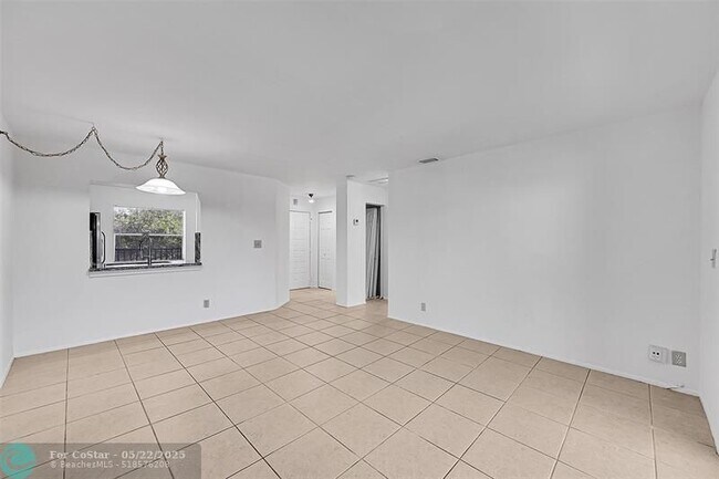 Building Photo - 9186 NW 40th St