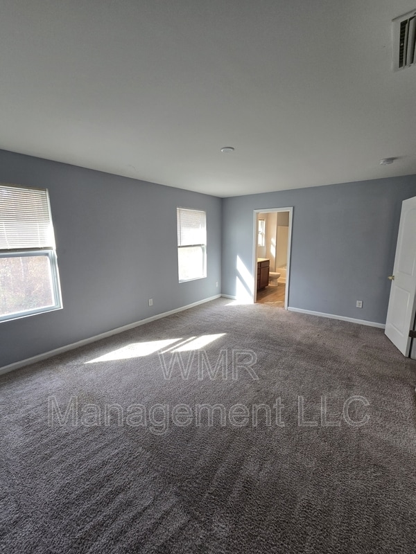 Building Photo - 912 Sherman St