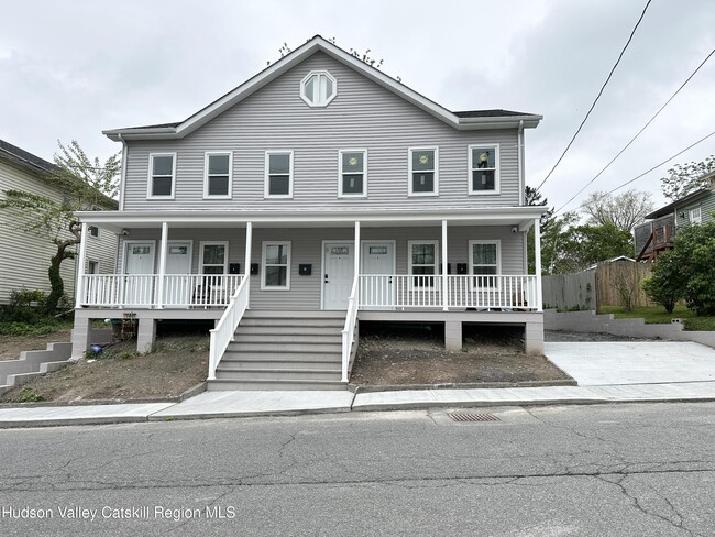 Primary Photo - 61 Thompson St