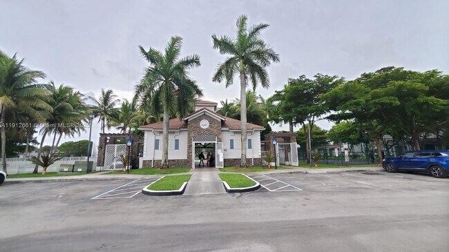 Building Photo - 8222 SW 27th St