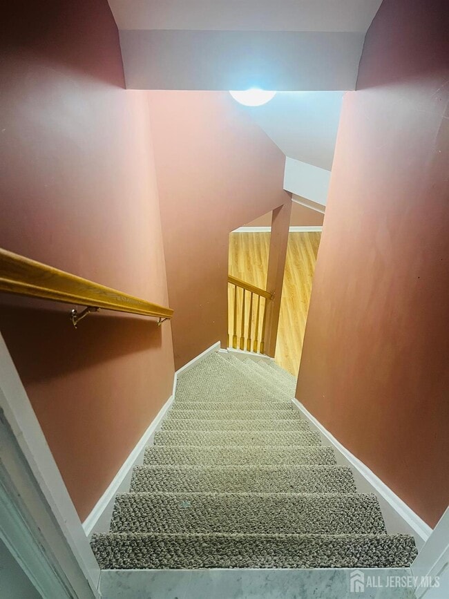 Building Photo - 704 Heron Ct