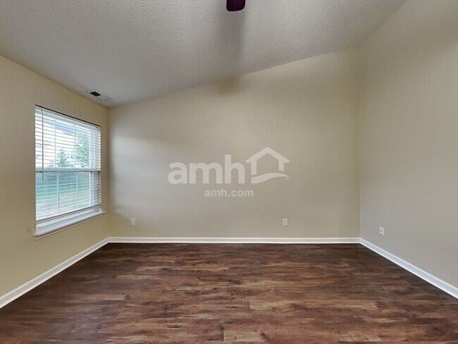 Building Photo - 11 Fillmore Way