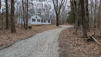 Building Photo - 631 Litchfield Tpke