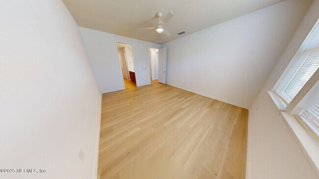 Building Photo - 152 Red Barn Rd