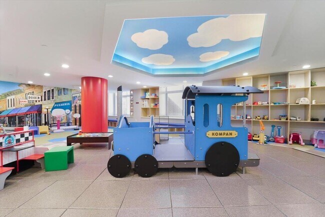 Building Photo - 1400 Hudson St